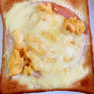 ダブルチーズのハム卵トースト